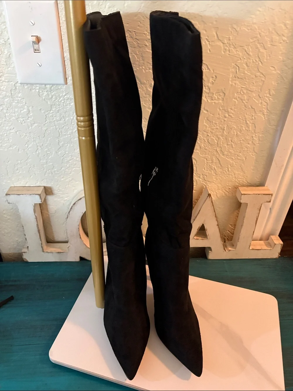 N/A black faux